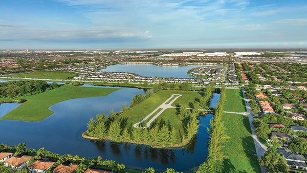 aerial of palma del lago location in miami lakes